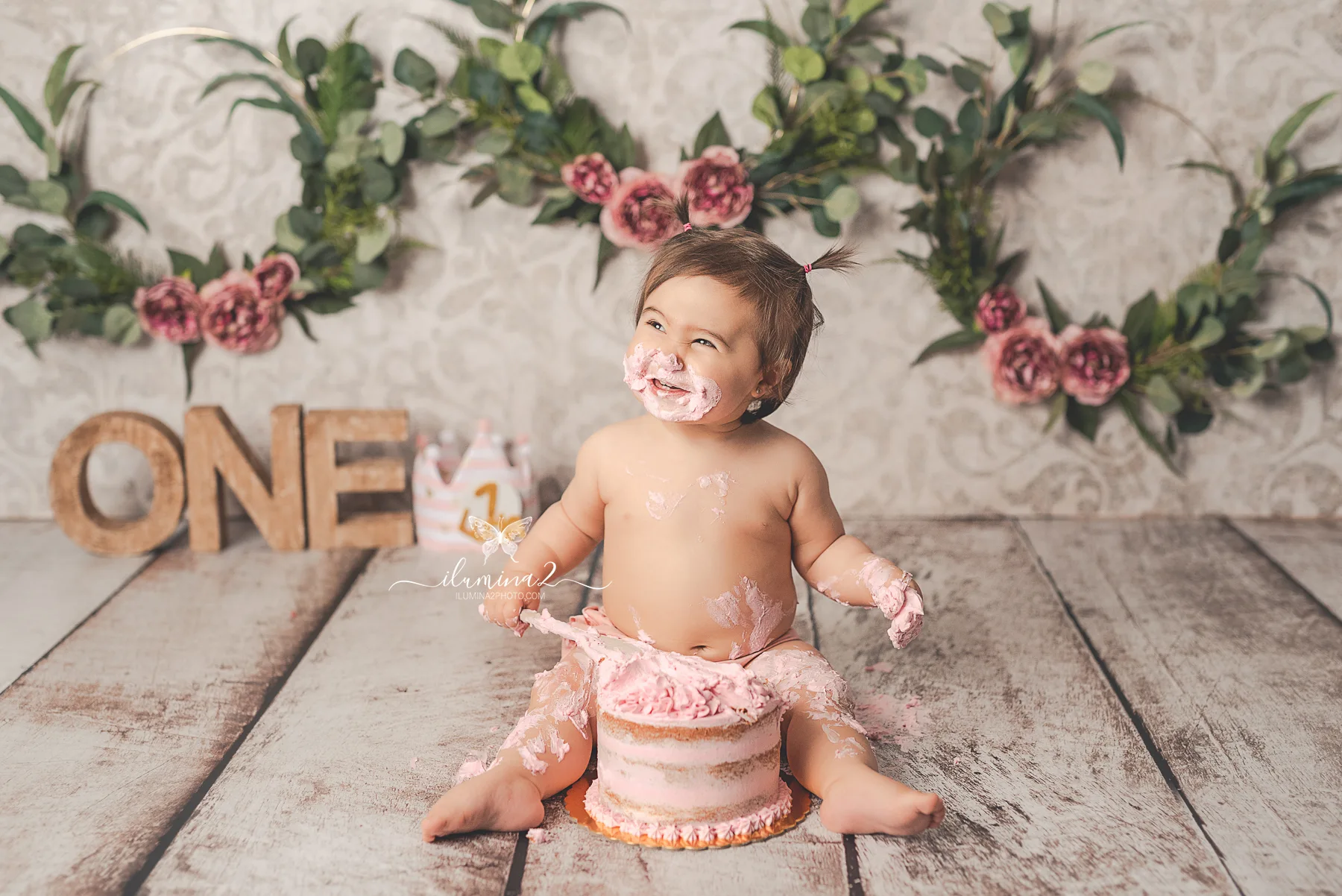 Decoración Smash Cake con colores suaves para bebé
