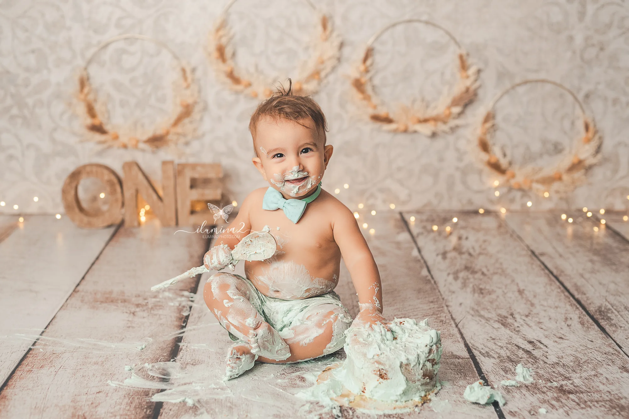 Decorado personalizado para una sesión Smash Cake de primer cumpleaños